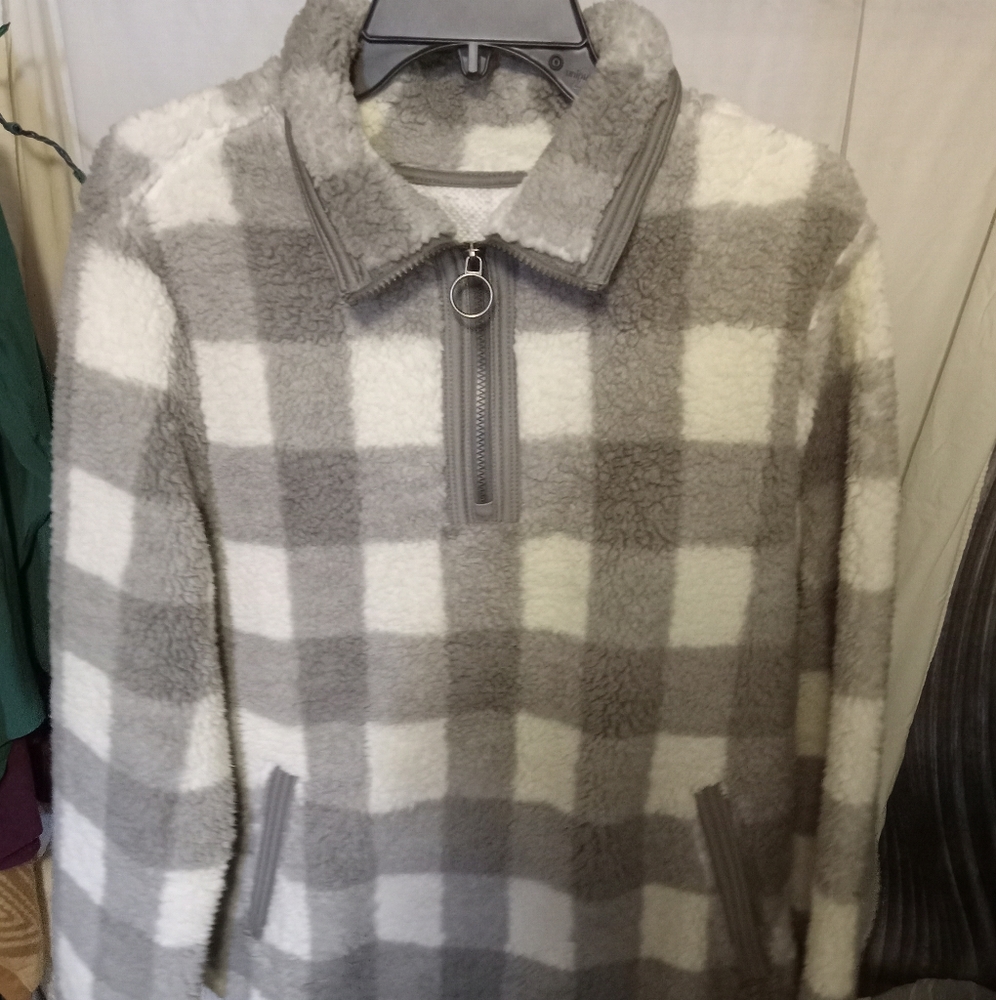 Grey&White Large Cozy Sherpa Pullover